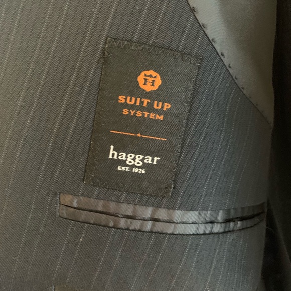 Navy suit - Picture 3 of 6